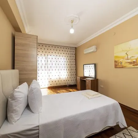 아파트 Flat With Sea View 5 Min To In